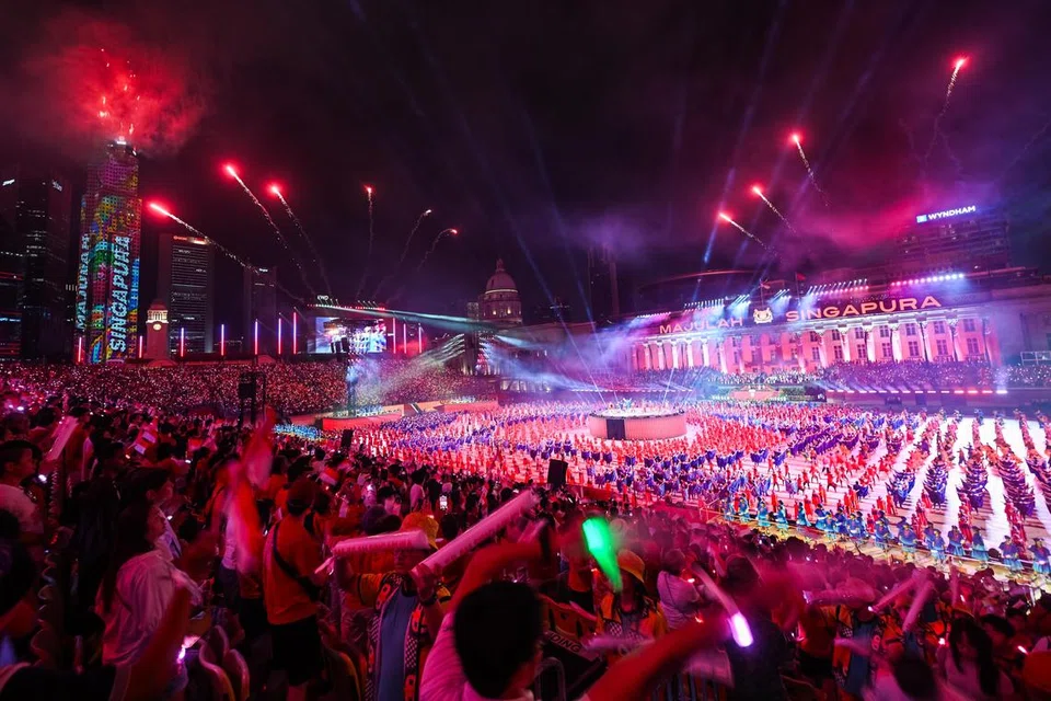  ndp 2025, sg60, padang, marina bay, bunga api
