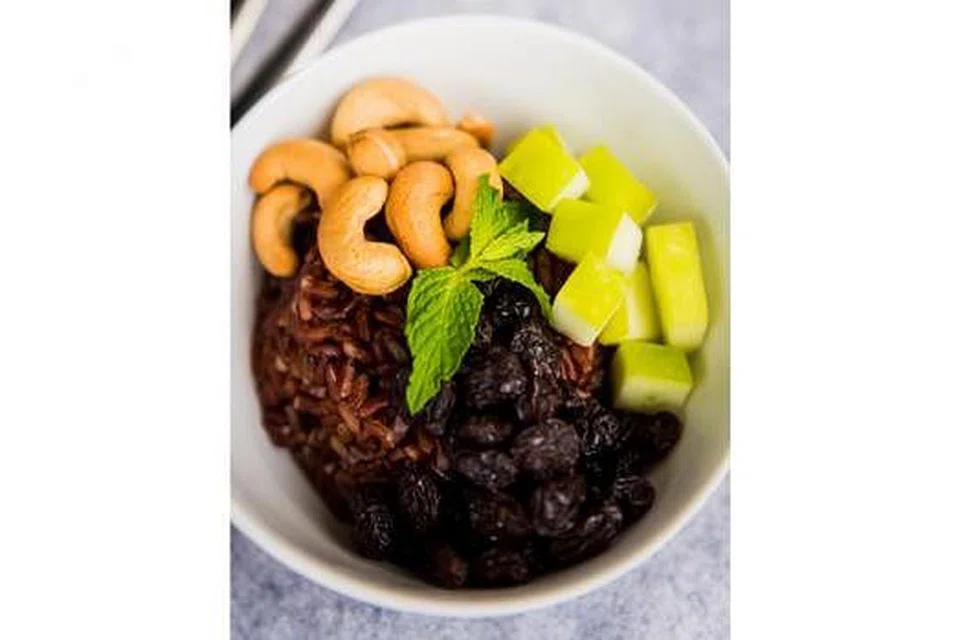 Nasi Goreng Beras Perang Berhias Buah