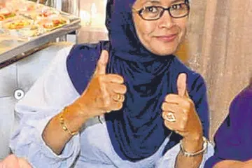PERNAH SIAPKAN PIRING UNTUK 42 JENIS KUIH: Pengurus Pembangunan Perniagaan Jamil Catering & Trading Services LLP, Cik Rohaniah Mohamed, pernah perlu menyiapkan piring untuk 42 jenis pencuci mulut untuk satu majlis dengan 80 peratus kuihnya manisan dan kebanyakannya hasil sumbangan saudara-mara tuan rumah.