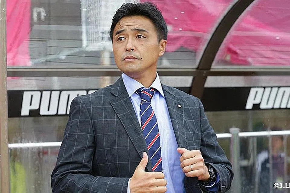 TUGAS BARU: Tatsuma Yoshida menggantikan V. Sundram Moorthy sebagai jurulatih tetap skuad bola sepak Singapura, yang sebelum ini diisi buat sementara oleh dua lagi bekas pemain negara, Fandi Ahmad dan Nazri Nasir. - Foto J LEAGUE