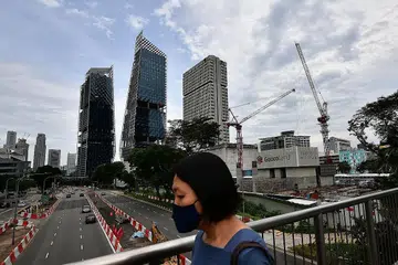BERKURANGAN: Ramalan permintaan binaan tahun ini telah dikurangkan kepada $18 bilion hingga $23 bilion daripada $28 bilion hingga $33 bilion, menurut Penguasa Bangunan dan Binaan (BCA). - Foto BH oleh LIM YAOHUI