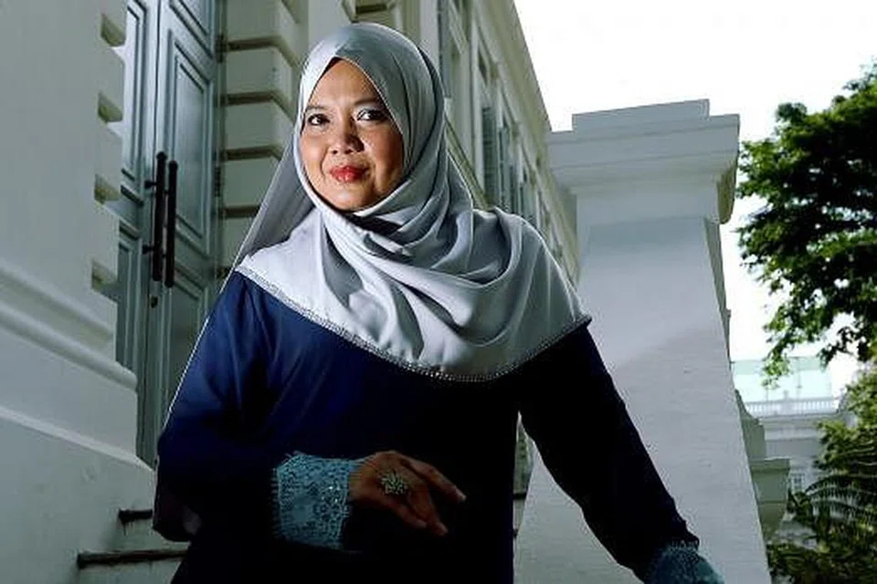 KEMBALI HIDUPKAN WATAK DRAMA: Pelakon Suzannah Abu Bakar kembali berjuang dalam bidang seni selepas beliau sepi daripada kaca televisyen lebih 10 tahun. - Foto TUKIMAN WARJI