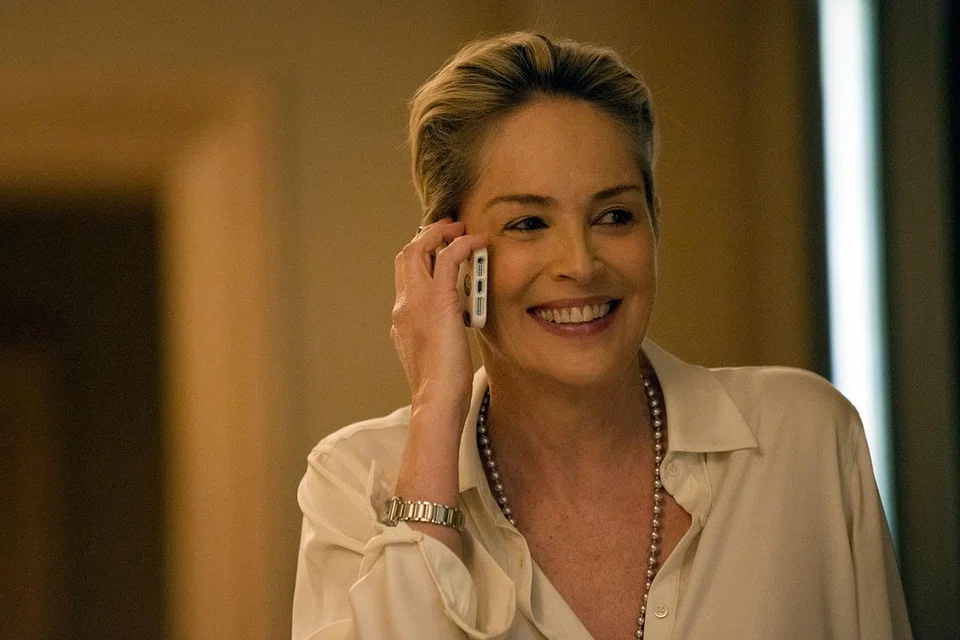 MASIH DAPAT TAWARAN BERLAKON: Usia 60 tahun bukan halangan buat Sharon Stone terus diberi kepercayaan melakonkan watak utama. - Foto HBO