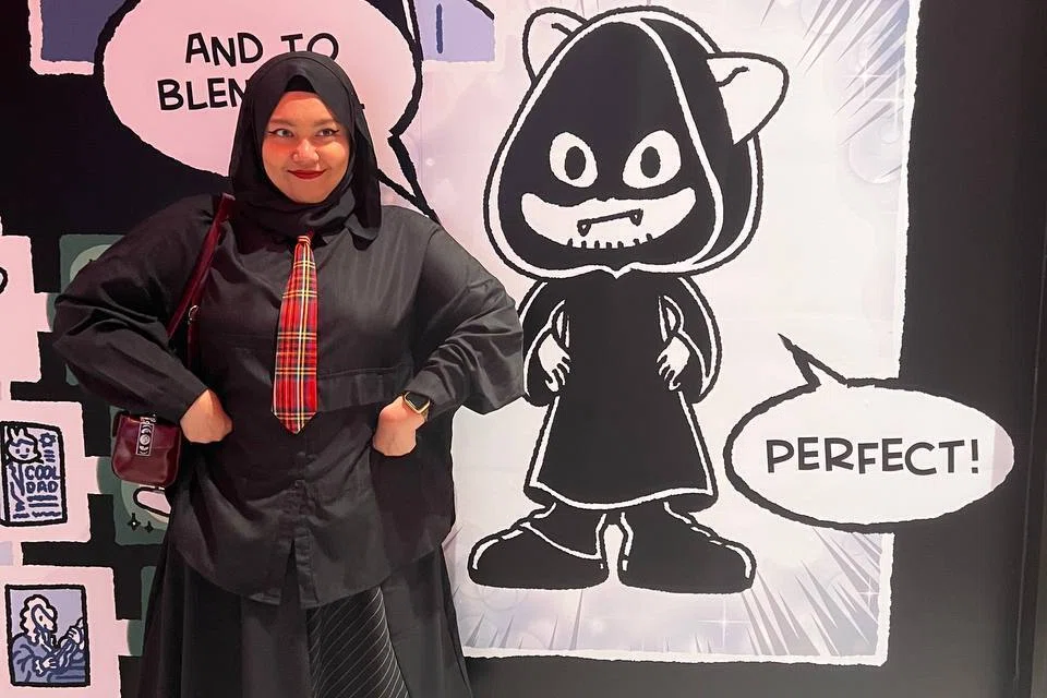 Nurjannah Suhaimi yang juga anak kedua personaliti komedi dan pengacara, Suhaimi Yusof, menggunakan pengalaman peribadi untuk menghasilkan kisah semasa dalam lukisan komiknya. 