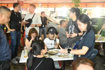 Satu operasi serbuan dijalankan di sebuah kedai kopi di Lorong 29 Geylang pada 7 Oktober. Serbuan itu dijalankan oleh pegawai daripada CID, Divisyen Polis Bedok, Penguasa Imigresen dan Pusat Pemeriksaan (ICA) dan Kementerian Tenaga Manusia (MOM).