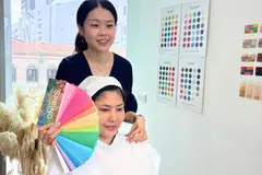Dengan meletakkan pelbagai rona berbeza berhampiran wajah, seorang perunding atau pakar analisis dapat mengenal pasti warna yang dapat membuatkan seseorang tampil lebih kemas dan berkeyakinan.