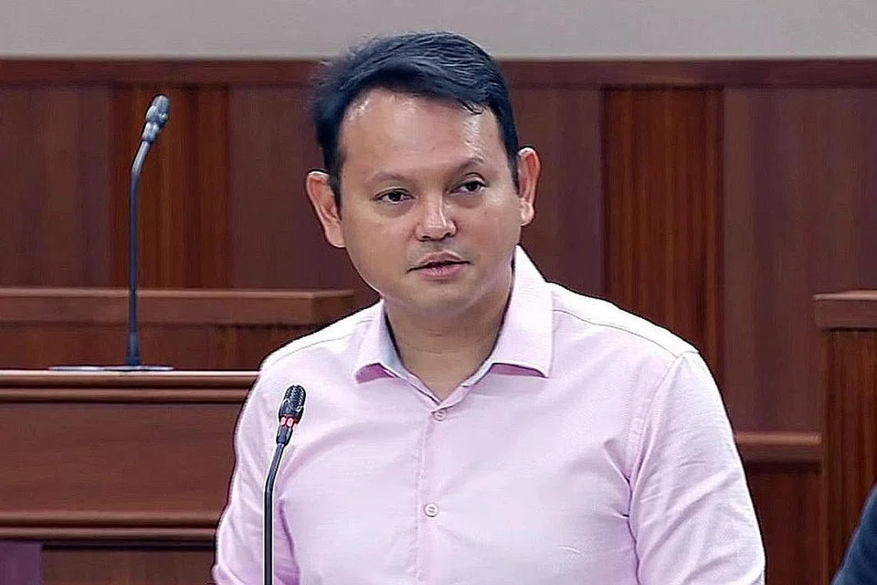 Menteri Negara (Tenaga Manusia merangkap Pembangunan Negara), Encik Zaqy Mohamad