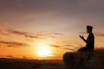 HIDUP INI SATU PENGEMBARAAN: "Jadilah engkau di dunia ini seolah-olah orang asing atau pengembara." (Sahih Al-Bukhari). - Foto ISTOCKPHOTO