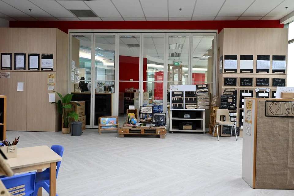 Pelbagai bahan pembelajaran moden dan terkini di 7oaks untuk menarik minat murid. 