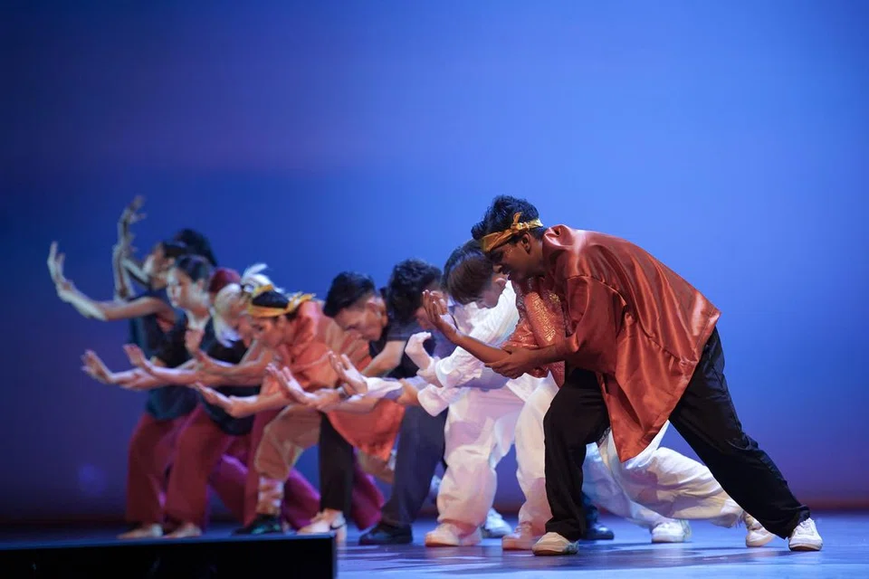 Persembahan menyegarkan lagi kreatif 11 kumpulan tarian daripada beberapa kolej Institut Pendidikan Teknikal (ITE) sewaktu konsert tari, ‘ITE Dance Emblazon 2024’, pada 28 September di Auditorium Tay Eng Soon, di Ibu Pejabat ITE  di Ang Mo Kio.
