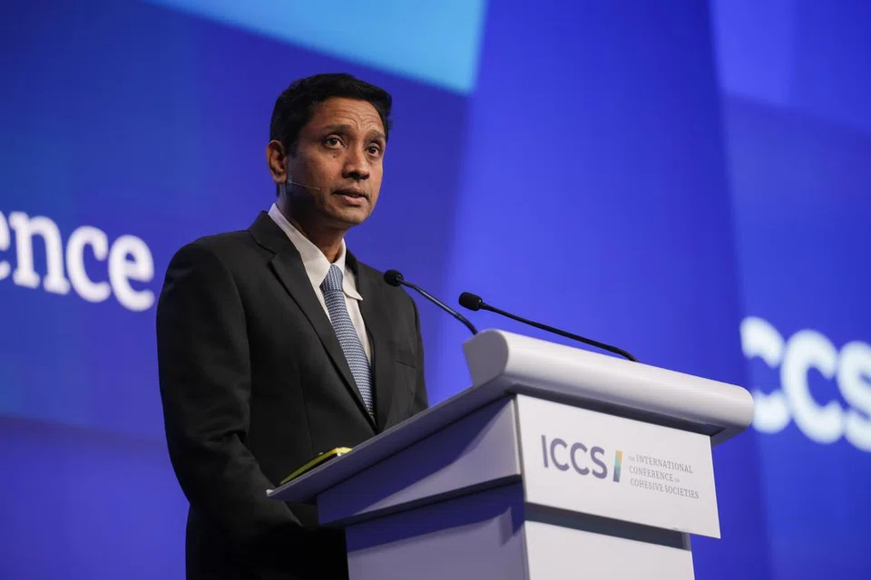 Berucap di salah satu plenari di ICCS 2025, Menteri Negara (Kebudayaan, Masyarakat dan Belia merangkap Tenaga Manusia), Encik Dinesh Vasu Dash, berkata kumpulan bantuan masyarakat juga dapat berfungsi dalam menjaga kepelbagaian budaya. 