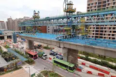 Dana $2.1 bilion yang diperuntukkan untuk projek Laluan Daerah Jurong (gambar) dan Laluan Rentas Pulau diperoleh daripada bon 50 tahun Sekuriti Hijau Pemerintah Singapura (Prasarana) yang dibuka semula pada September 2023 dengan saiz terbitan $2.8 bilion.