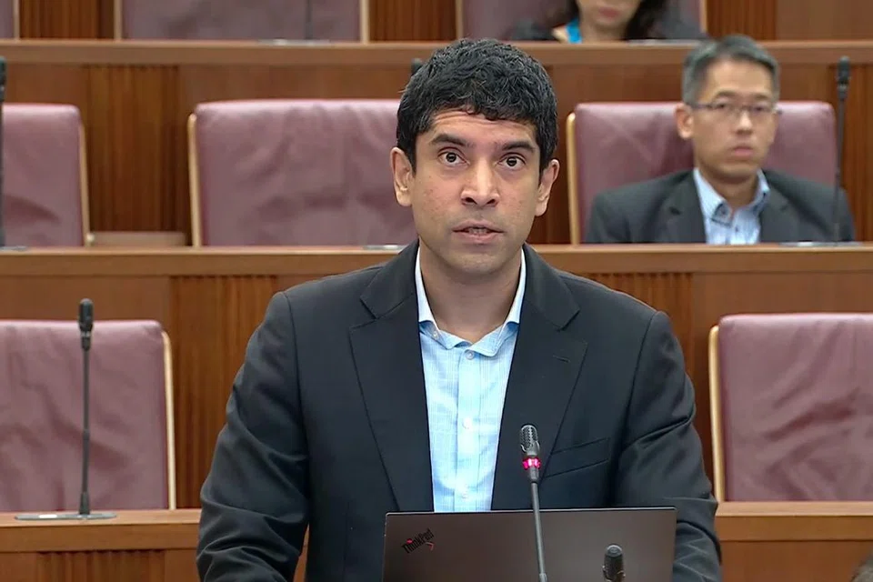 Anggota Parlimen (AP) Encik Vikram Nair (GRC Sembawang) bertanya apa lagi yang Singapura merancang untuk lakukan berhubung serangan Houthi di Laut Merah.