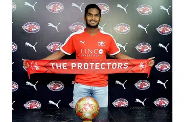 AZAM BANTU HOME MENANG PIALA: Hariss Harun kini berpeluang beraksi dalam final Piala Zon Asean Piala AFC pada Ogos. - Foto fail