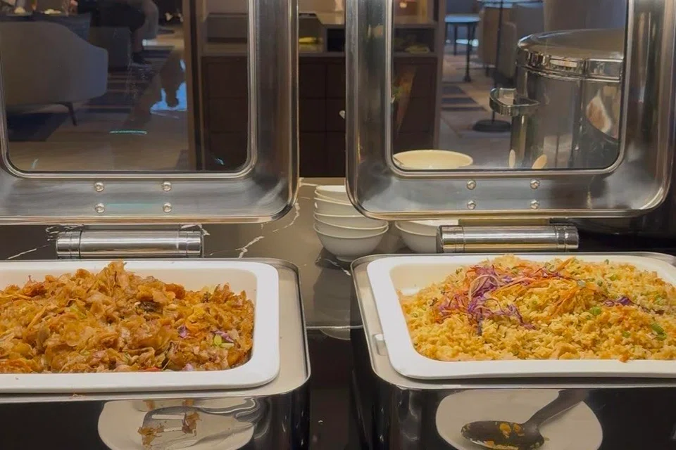 Hidang petang dalam Sheraton Club.