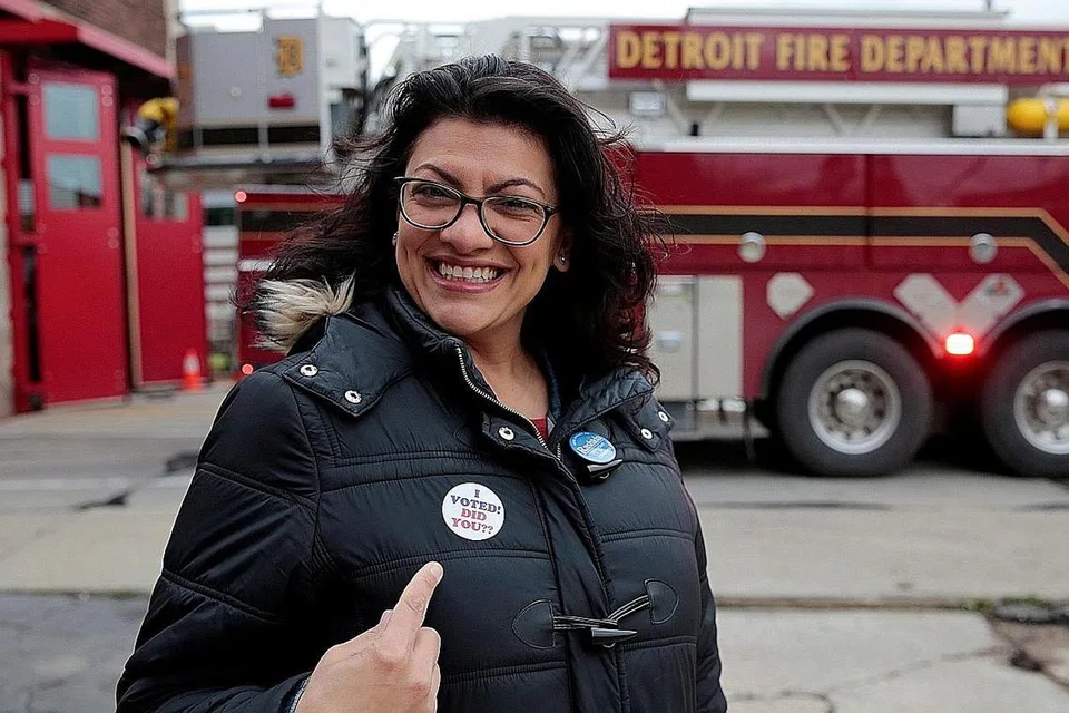 PENCAPAIAN MEMBANGGAKAN: Ahli Demokrat, Cik Rashida Tlaib, merupakan pekerja sosial dilahirkan di Detroit daripada keluarga pelarian Palestin menang tanpa bertanding ke atas calon Republikan. - Foto REUTERS
