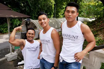 PENGALAMAN JADI PENGAJARAN: Banyak cabaran pernah dilalui (dari kiri) Encik Zacky, Encik Hiezam Luthfi dan Encik Abdullah Tasauffi semasa zaman dulu, yang kini menjadi bekalan dalam apa jua yang dilalui, termasuk bertanding dalam Manhunt Singapore.
