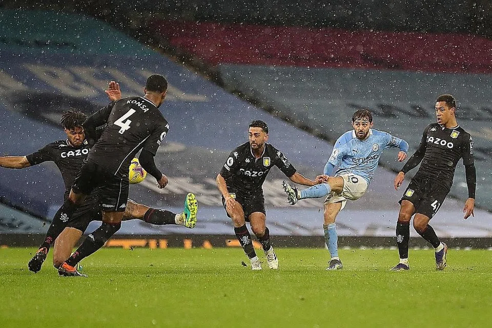 TIDAK MENGHALANG: Bernardo Silva membuka tirai jaringan City semasa perlawanan menentang Aston Villa yang berkesudahan 2-0.