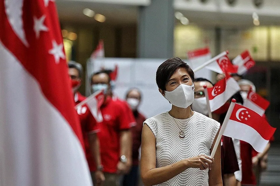 BERDAYA TAHAN: Menteri Tenaga Manusia, Cik Josephine Teo, yakin Singapura berupaya menangani krisis Covid-19 dengan baik memandangkan pekerja setempat telah menunjukkan kemampuan membuat penyesuaian dengan cepat. - Foto BH oleh JOEL CHAN