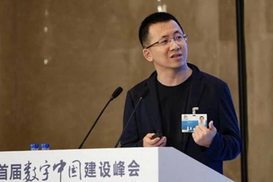 USAHAWAN BERJAYA: Dengan penggunaan TikTok di seluruh dunia, Encik Zhang Yiming kini tersenarai sebagai salah seorang daripada 100 yang terkaya dengan menduduki tempat ketujuh pada 2019. - Foto TWITTER/DIGITALCHINASUMMIT