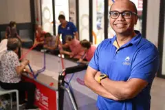 Di bawah kepimpinan Encik Fareez Fahmy, Allkin Singapore yang membantu lebih 30,000 individu setiap tahun menerima Anugerah Agensi Cemerlang sebagai pengiktirafan terhadap sumbangannya dalam sektor khidmat sosial.