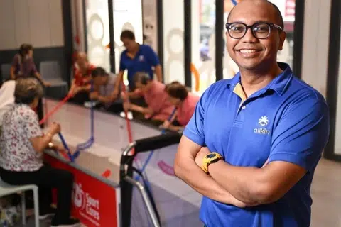 Di bawah kepimpinan Encik Fareez Fahmy, Allkin Singapore yang membantu lebih 30,000 individu setiap tahun menerima Anugerah Agensi Cemerlang sebagai pengiktirafan terhadap sumbangannya dalam sektor khidmat sosial.