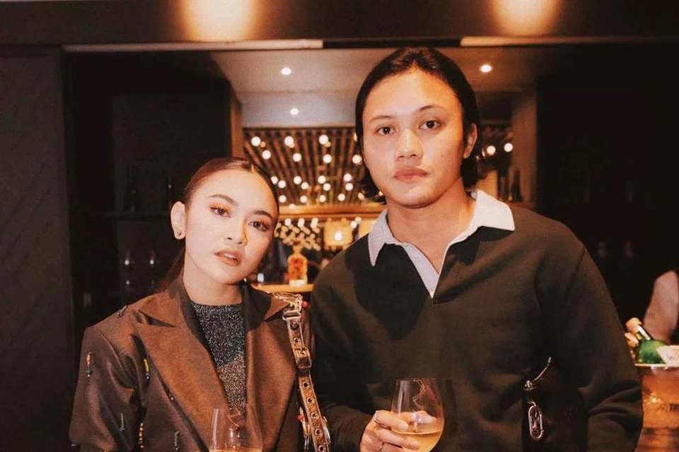 BAKAL KE SINGAPURA: Konsert Rossa turut menampilkan pasangan kekasih, Mahalini (kiri) dan Rizky Febian.