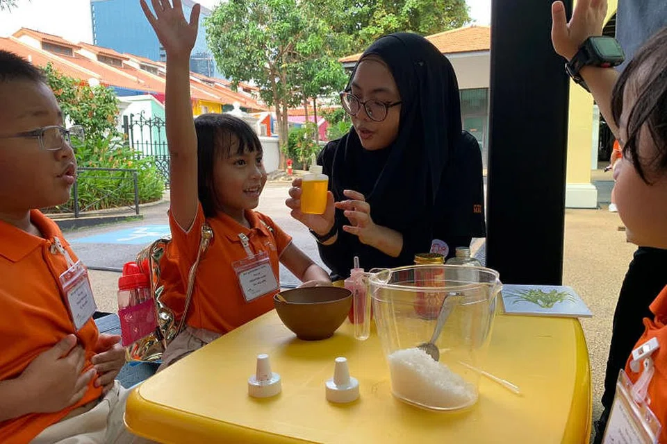 Sumber-sumber itu dikumpulkan oleh NTUC First Campus dengan kerjasama Agensi Pembangunan Awal Kanak-kanak (ECDA), pengandali utama dan Tadika Kementerian Pendidikan (MOE).