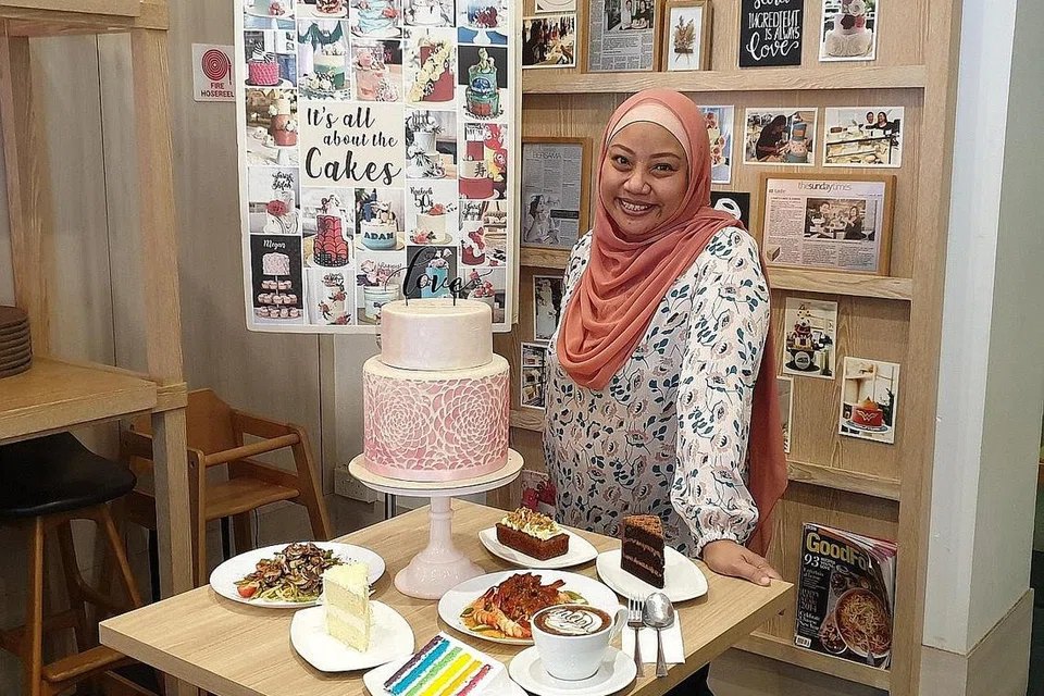 HARUNGI CABARAN: Walaupun pasaran F&B dikatakan suram, Cik Lynn Saijan-Lim memberanikan diri mengorak langkah dengan rancangan membuka kafe kedua di kawasan Orchard Road pula. - Foto BH oleh ISMAWATI ISMAIL