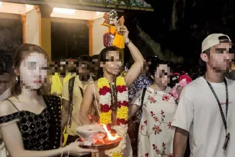 Pempengaruh, M’sia, ritual agama, media sosial