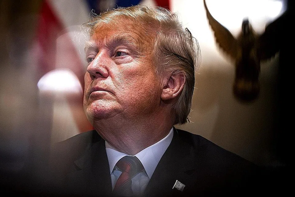ENCIK DONALD TRUMP: Perlu mencari keseimbangan antara melindungi kepentingan kritikal geo-strategi dan ekonomi Amerika sambil mengekalkan komitmennya terhadap hak asasi manusia. - Foto EPA-EFE