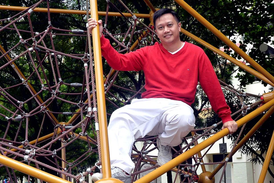 YAKINI MASA DEPAN NEGARA: Pendidik pelajar berkeperluan khas, Encik Arzme Abdul Rahman, berharap lebih banyak peluang akan diberi kepada mereka yang berkeperluan khas agar mudah mereka mendapat kerja dan menyumbang kepada masyarakat. - Foto KHALID BABA