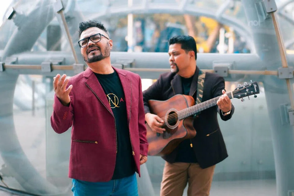 KELUHAN NURADEE DI FACEBOOK: ‘Bila tak ada bajet merapu cari artis setempat... bila ada bajet, artis setempat sebelah mata pun tak pandang’.