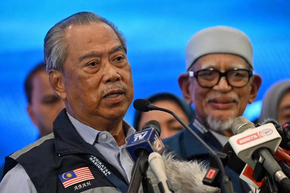 CUBA LUAS PENGARUH: Pengerusi Perikatan Nasional (PN), Tan Sri Muhyiddin Yassin dan Presiden PAS, Tan Sri Abdul Hadi Awang.