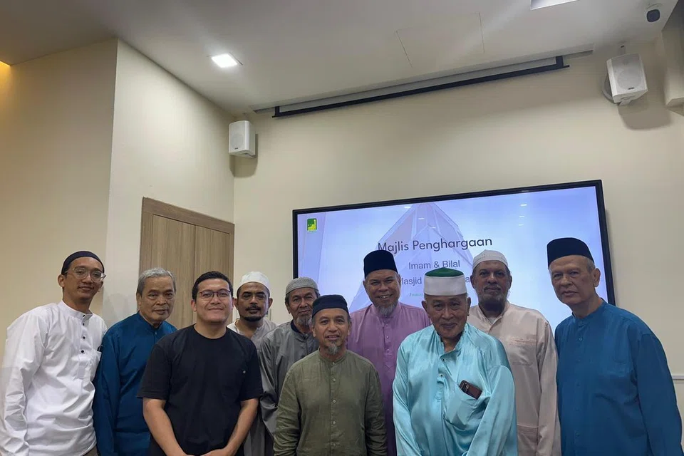 Masjid Ar-Raudhah, Ustaz Mohamed Ali Atan
