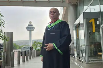 Bagi Encik Noor Hazlin Razali, kini 52 tahun, usia bukan penghalang untuk mendapatkan diploma kedua demi terus memajukan diri dalam kerjaya dan menimba ilmu baharu.