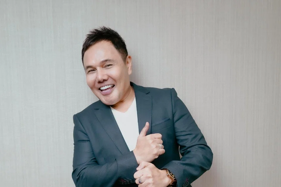 REBUT PELUANG BELAJAR PERKARA BARU: Apabila Hafeez Glamour menulis buku kanak-kanak, menganjurkan konsert dan muzikal serta belajar menyanyi, ia adalah gesaan semangatnya untuk terus memburu ilmu agar kekal relevan.