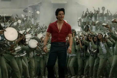KEKAL NADI FILEM BOLLYWOOD: Shah Rukh Khan memiliki karisma untuk hidupkan dua watak sebagai Azad dan Kapten Vikram dalam ‘Jawan’ yang mengetengahkan isu golongan ditindas.