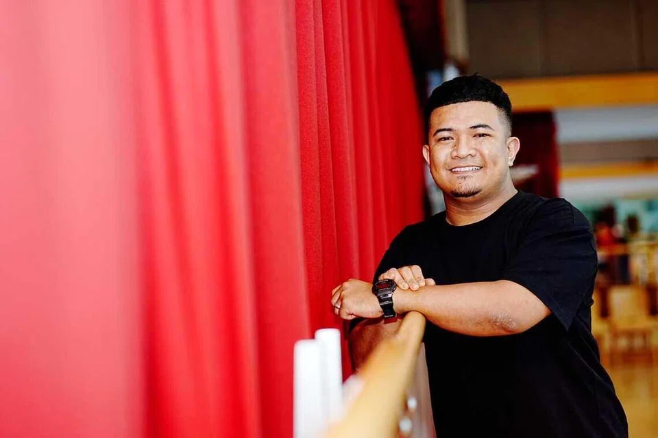 Ali Mazrin, yang pernah menjayakan pementasan, ‘Anak’, arahan Noor Effendy Ibrahim, mendalami jati diri watak Yazid dalam naskhah teater, ‘La Luna’, agar tampil berbeza daripada paparan watak dalam versi filem.