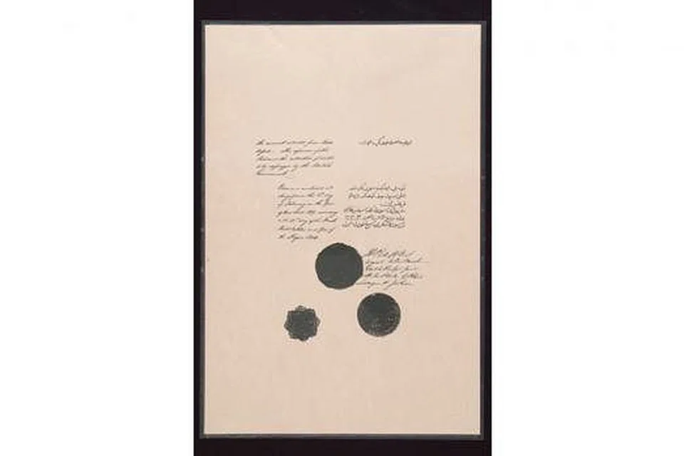  JANJI DIMETERAI: Surat perjanjian antara Sir Thomas Stamford Raffles, Sultan Hussein dan Temenggung Abdul Rahman ditangani pada 6 Februari 1819. 