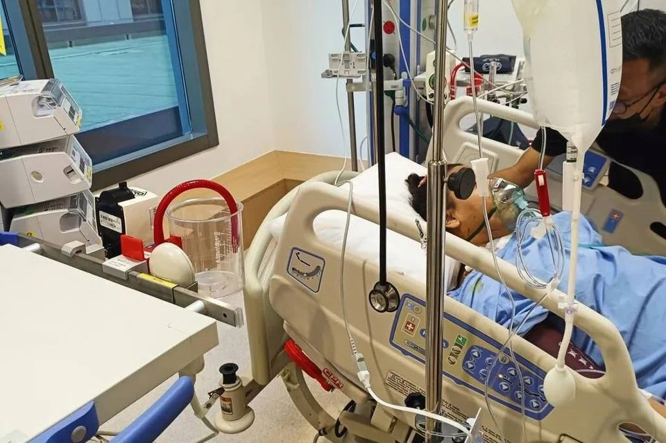 Ekoran keadaan kesihatan yang mencabar, lumrah bagi pasangan itu keluar masuk hospital atau perlu ke pusat dialisis untuk rawatan.