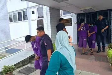 Mahkamah Majistret membenarkan jaminan RM1,500 setiap seorang kepada lima remaja yang ditahan selepas terbabit dalam kejadian tular mereka menunggang motosikal secara berbahaya serta menghalang laluan ambulans.