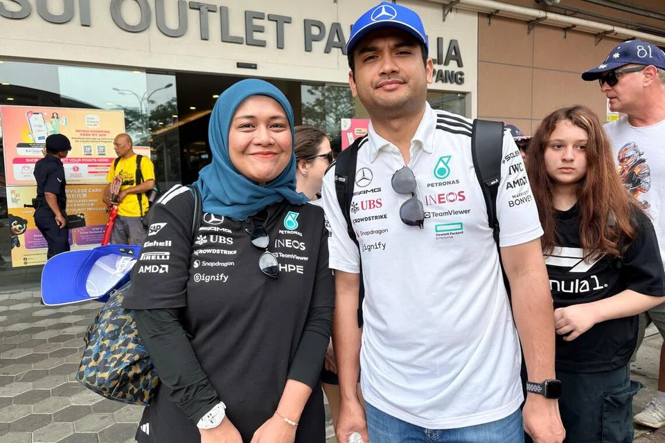 Cik Nur Ezzah Abdullah dan suaminya, Encik Aqwa Alif Jasmi, 30-an tahun, teruja mahu Malaysia kembali menjadi tuan rumah tetap penganjuran Formula Satu (F1), sebagaimana pada tahun 1999 hingga 2017.