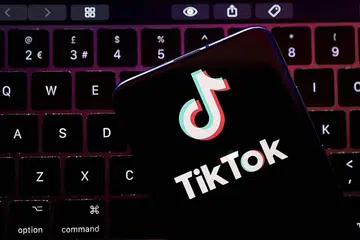 CETUS KEBIMBANGAN: Kebelakangan ini kumpulan kanak-kanak, ibu bapa dan penyelidik telah membangkitkan kebimbangan bahawa algoritma di platform seperti TikTok dan Instagram promosikan kandungan berbahaya di kalangan pengguna lebih muda.- Foto REUTERS