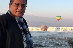 KEMBARA BAHASA, SELAMI JATI DIRI: Aktivis teater dan penulis naskhah drama radio, M Saffri A Manaf, yang suka mengembara (seperti lawatan ke Turkey) juga gemar menjelajah dunia pemikiran tokoh seni seperti Tan Sri P. Ramlee, yang menghasilkan filem 'Ibu Mertuaku' dan lagu 'Tiada Kata Secantik Bahasa' yang mengupas sosio-budaya masyarakat Melayu. - Foto ihsan M SAFFRI A MANAF