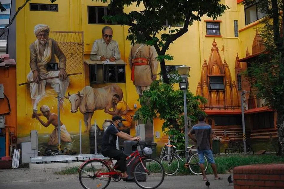Mural dinding yang mempamerkan sejarah Arya Samaj Singapura ini merupakan sebahagian daripada projek yang mendapat sokongan skim geran Lembaga Warisan Negara (NHB).  