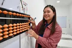 Iron Scholars, Nabila Abu Talib, abacus