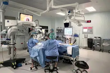 Klinik mata di Hospital Besar Sengkang kini menampung hampir 30 pakar bedah bagi menjalankan pembedahan di tiga bilik bedah.