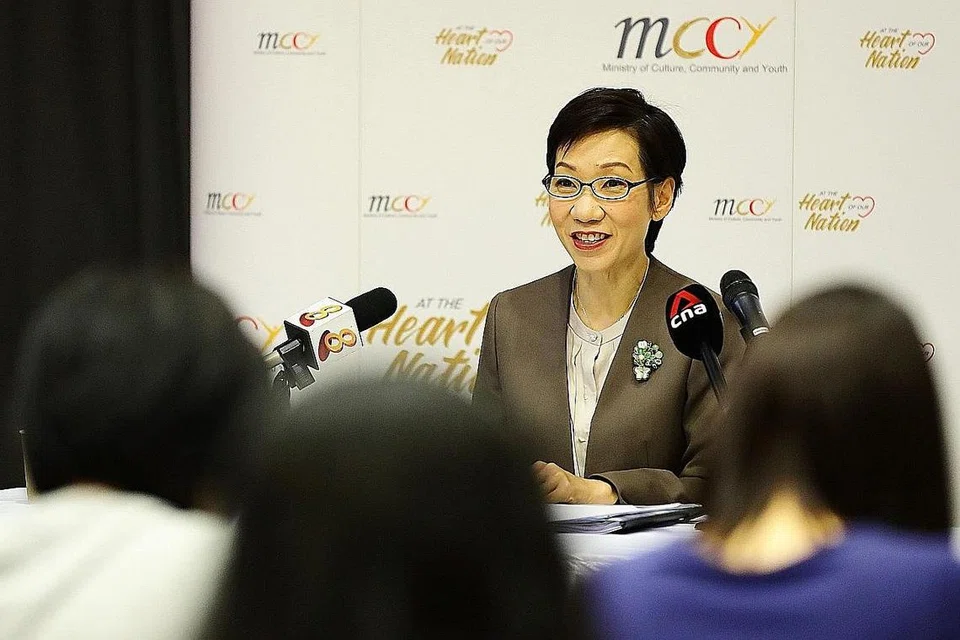LEBIH BANYAK PELUANG LIBATKAN WARGA: Menteri Kebudayaan, Masyarakat dan Belia, Cik Grace Fu, berkongsi bahawa lebih ramai warga Singapura mahu menyumbang kepada pembangunan negara dan menambah lebih banyak peluang dan wadah akan disediakan bagi tujuan tersebut. - Foto MCCY