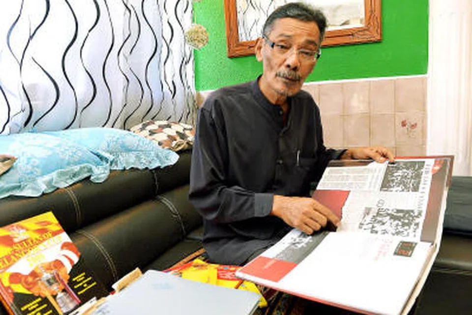Bekas pemain bola sepak Singapura, Allahyarham Hasli Ibrahim atau nama sebenarnya, Haslir Ibrahim, ketika mengimbau zaman mudanya beraksi dalam Piala Malaysia pada 1970-an.